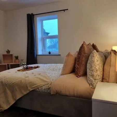 Apartament Stunning 2 Bed Near Pub, Cafe, Lakes And Countryside Walks. Parking *